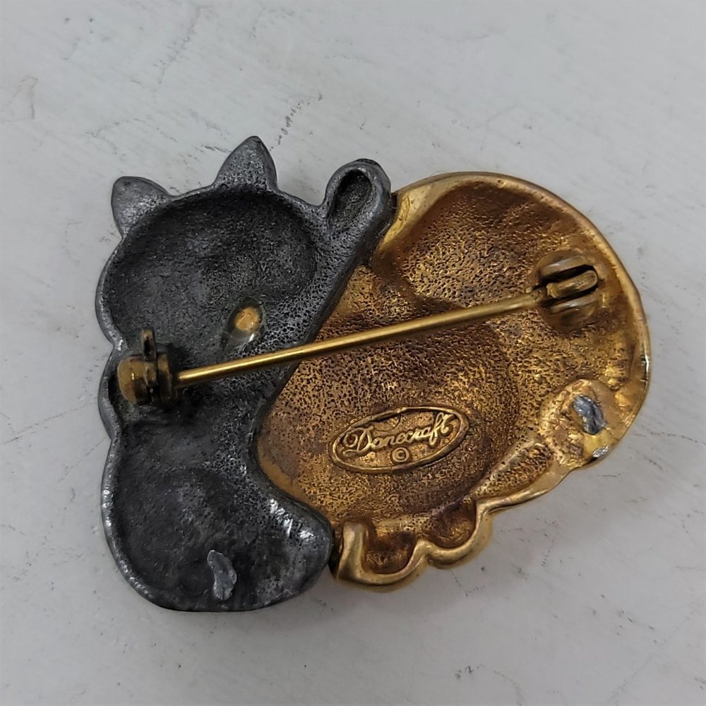 Vintage cat brooch gold silver toned Danecraft fat cat pin - Picture 5 of 7
